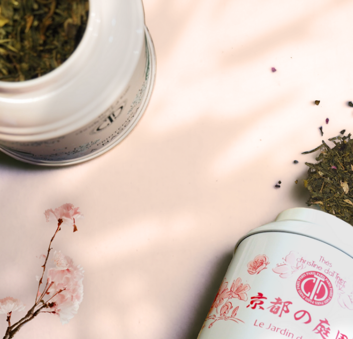 Le jardin de Kyoto / Thé vert aromatisé à la fleur de sakura et pétales de rose / boite laquée - Thés Christine Dattner × Atlas des Saveurs